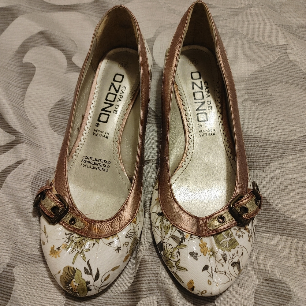 Floral Flats - Picture 2 of 2